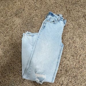 only worn a few times, says 00 fits more like a 0 , super comfortable